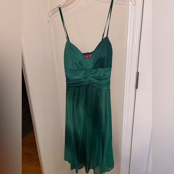 Cute little glitter emerald green dress - Picture 3 of 5